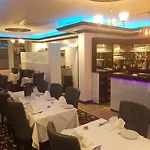 Ascot Grange & 3*