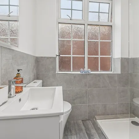 Ascot Grange & Leeds (West Yorkshire)