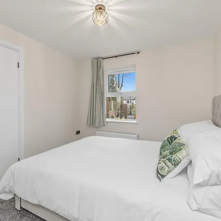 Ascot Grange &