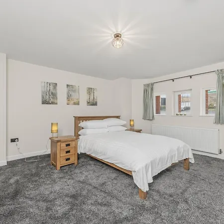 Ascot Grange & 3*