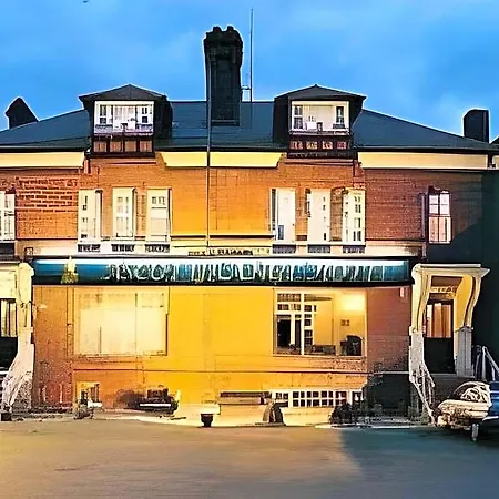 Ascot Grange & 3*