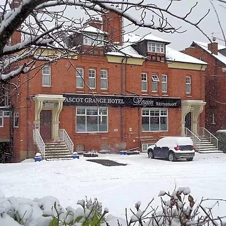 Ascot Grange & リーズ