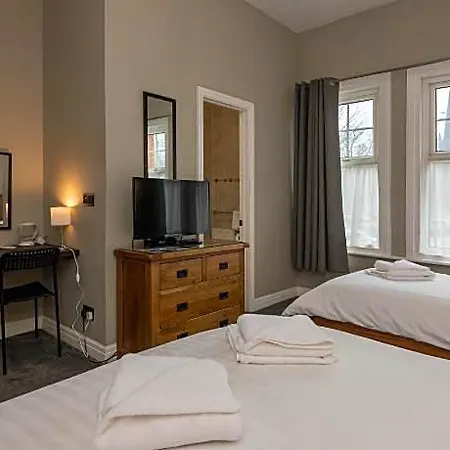 Ascot Grange & 3*