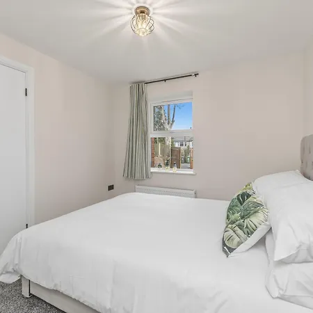 Ascot Grange &