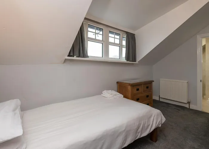 Готель Ascot Grange - Voujon Resturant 3*