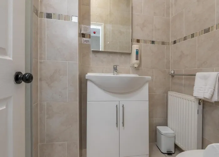 Готель Ascot Grange - Voujon Resturant Лідс