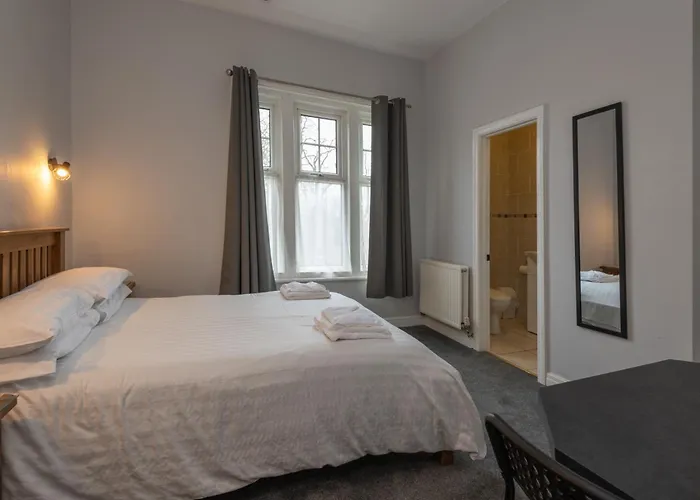 Ascot Grange - Voujon Resturant 3* Leeds (West Yorkshire)