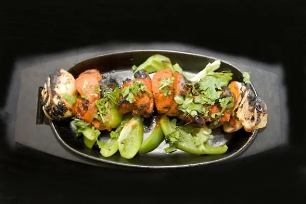 Ascot Grange - Voujon Resturant Готель Лідс