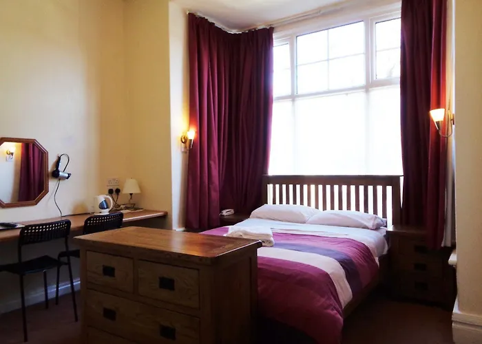 Ascot Grange - Voujon Resturant 3* Лідс