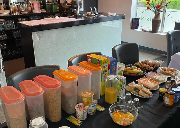 Ascot Grange - Voujon Resturant 호텔 리즈