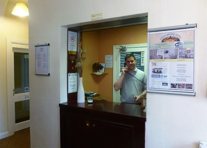 Ascot Grange - Voujon Resturant 호텔 3*