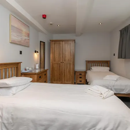 Ascot Grange - Voujon Resturant Otel Leeds (West Yorkshire)