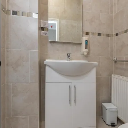 Otel Ascot Grange - Voujon Resturant Leeds (West Yorkshire)